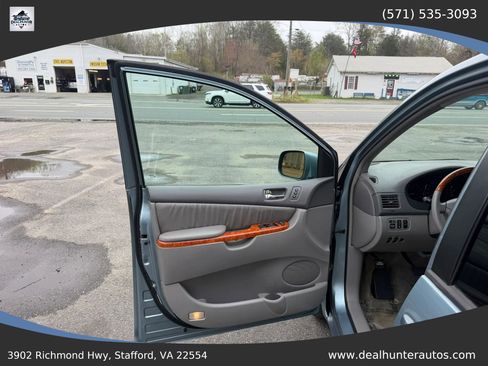 Used 2006 Toyota Sienna XLE Limited FWD image 25