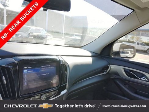 Used 2021 Chevrolet Traverse RS image 9