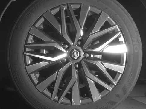 Used 2025 Nissan Altima 2.5 SV FWD image 15