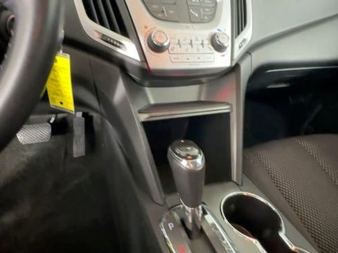 Used 2017 GMC Terrain SLE w/ Convenience Package AWD/4WD image 28