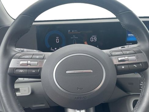 Used 2025 Hyundai Kona SEL FWD image 8