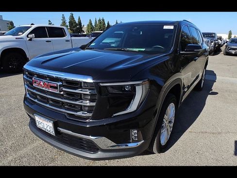 Used 2024 GMC Acadia Elevation w/ Luxury Package FWD image 3
