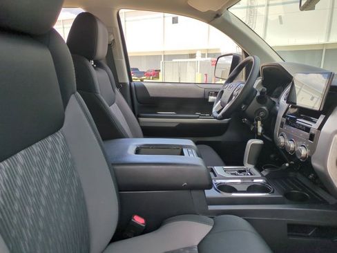 Used 2019 Toyota Tundra SR5 w/ SR5 Upgrade Package image 20