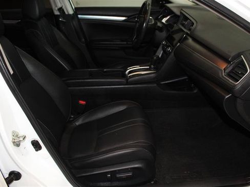 Used 2017 Honda Civic Touring image 22