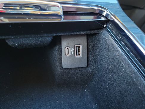 Used 2023 Lincoln Nautilus AWD w/ Premium Package image 27