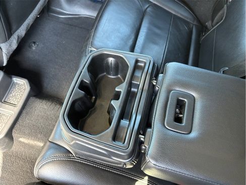 Used 2021 Jeep Wrangler Unlimited Sahara image 35