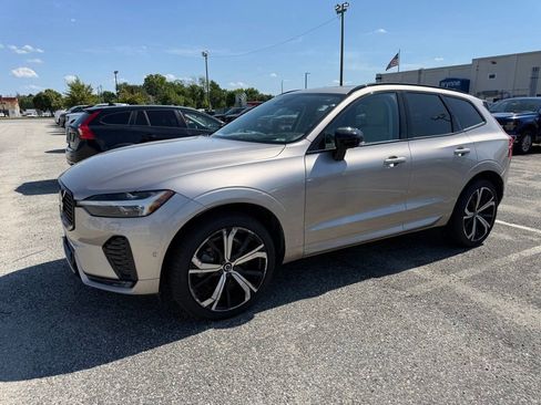 Used 2023 Volvo XC60 B5 Ultimate w/ Climate Package AWD/4WD image 4