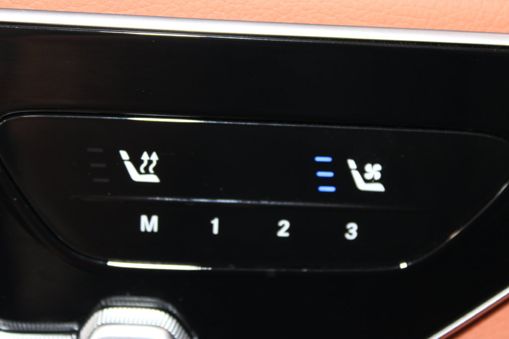 Used 2024 Mercedes-Benz C 300 Sedan image 33