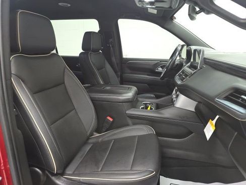 Certified 2022 GMC Yukon XL SLT w/ SLT Luxury Package image 28