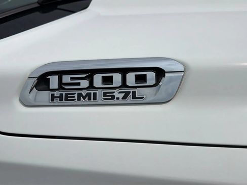 Used 2019 RAM 1500 Big Horn AWD/4WD image 13
