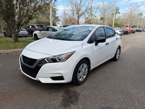 Used 2021 Nissan Versa S image 3