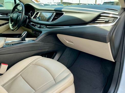 Used 2019 Buick Enclave Essence AWD/4WD image 23