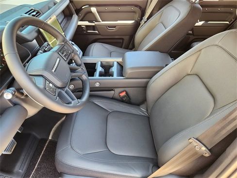 New 2025 Land Rover Defender 130 V8 image 9