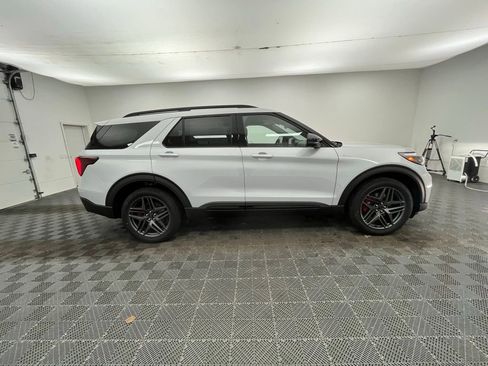 New 2026 Ford Explorer ST-Line w/ ST-Line Street Pack image 7