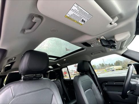 Used 2024 Land Rover Defender 110 S image 14