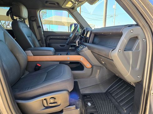 Used 2024 Land Rover Defender 110 X image 29