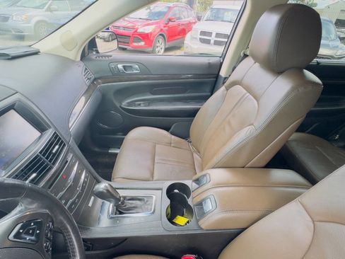 Used 2014 Lincoln MKT AWD w/ Equipment Group 201A image 26