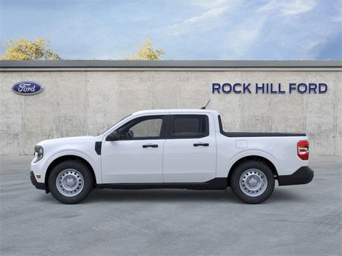 New 2025 Ford Maverick XL image 4