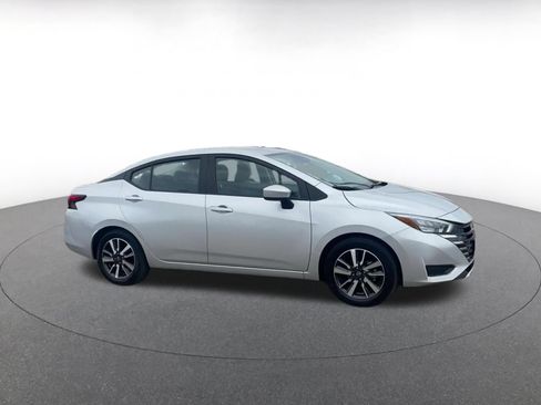 Used 2025 Nissan Versa SV FWD image 2