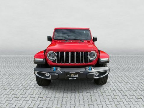 Used 2024 Jeep Wrangler Unlimited Sahara AWD/4WD image 3
