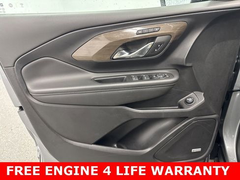 Used 2023 GMC Terrain Denali w/ Denali Premium Package image 5