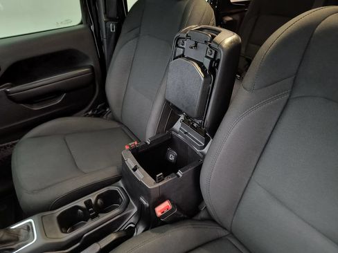 Used 2020 Jeep Wrangler Unlimited Sport S AWD/4WD image 22