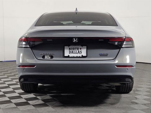 Used 2024 Honda Accord Touring image 4