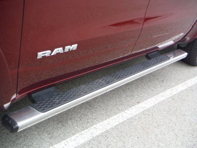 Used 2025 RAM 1500 Laramie AWD/4WD image 9