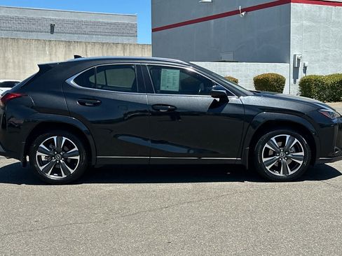 Certified 2023 Lexus UX 250h FWD w/ Accessory Package (Z1) image 6