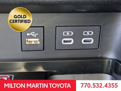 Used 2025 Toyota Camry SE image 22