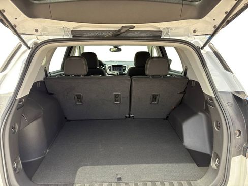 Used 2022 GMC Terrain SLE FWD image 12
