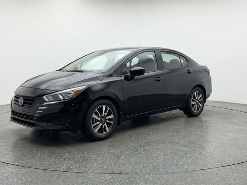 Used 2025 Nissan Versa SV FWD image 3