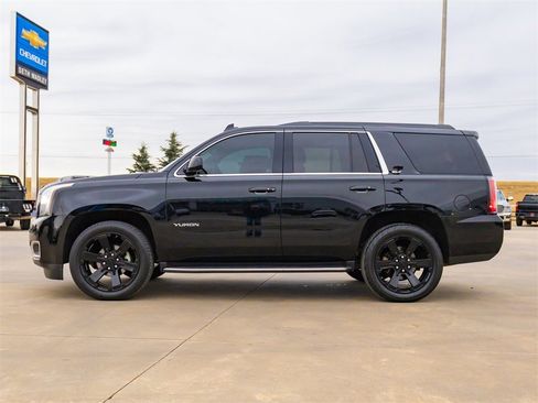 Used 2019 GMC Yukon SLT w/ HD Trailering Package image 4
