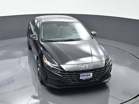 Used 2022 Hyundai Elantra SEL w/ Convenience + Premium Package FWD image 48