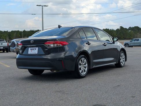 Used 2023 Toyota Corolla LE image 5
