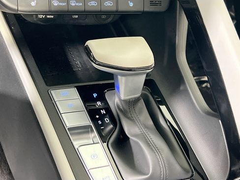 Used 2023 Hyundai Elantra Limited image 17