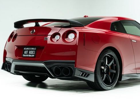 Used 2017 Nissan GT-R Track Edition AWD/4WD image 14