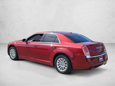 Used 2013 Chrysler 300 RWD image 8