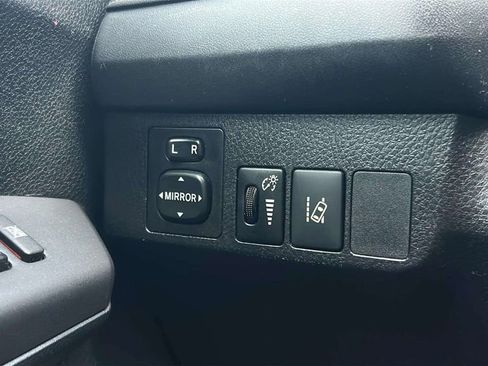 Used 2017 Toyota RAV4 LE image 32