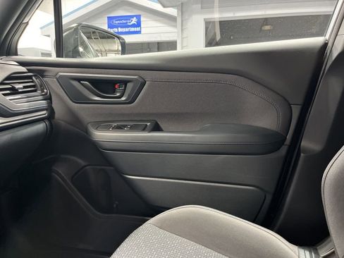 Used 2026 Subaru Forester Premium AWD/4WD image 16