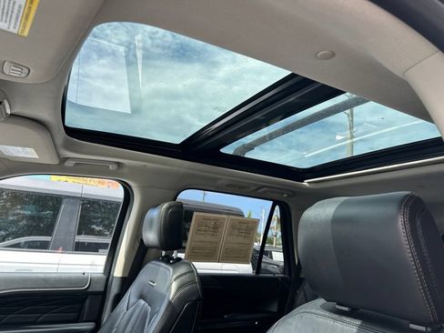 Used 2019 Ford Expedition Platinum RWD image 22