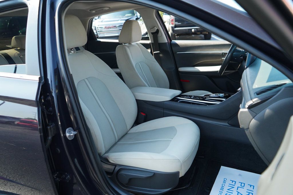 Used 2023 Hyundai Sonata SEL w/ Convenience Package FWD image 13