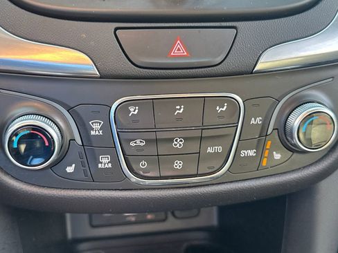 Used 2021 Chevrolet Equinox Premier AWD/4WD image 21