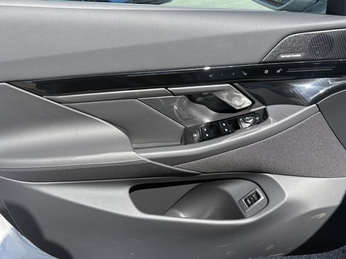 Used 2026 BMW 530i xDrive image 13