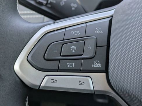 New 2026 Volkswagen Tiguan SE FWD image 27