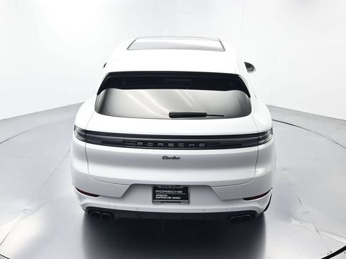 Certified 2025 Porsche Cayenne Turbo AWD/4WD image 40