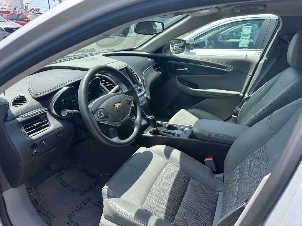 Used 2018 Chevrolet Impala LS FWD image 15