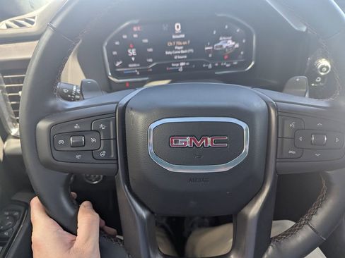 Used 2025 GMC Sierra 1500 AT4 w/ Technology Package AWD/4WD image 30