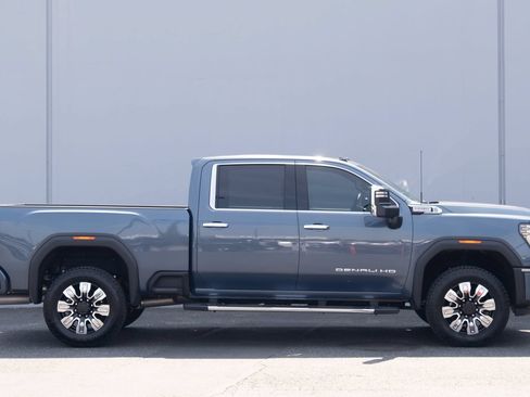 Used 2025 GMC Sierra 3500 Denali w/ Denali Reserve Package AWD/4WD image 33