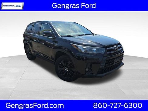 Used 2019 Toyota Highlander SE AWD/4WD image 1